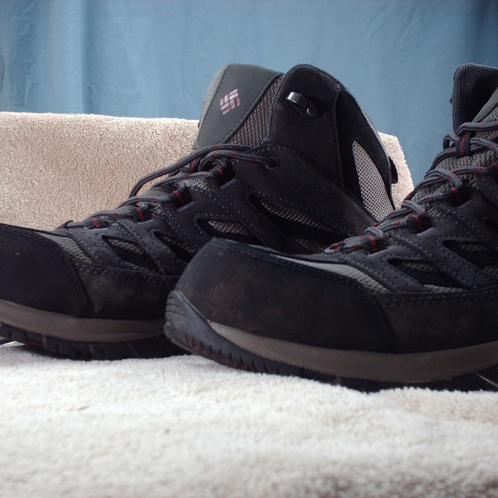 Columbia Men's Hiking Boots, Size 15. New in Box !